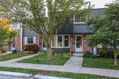 77 Linwell Rd, Townhouse with 3 bedrooms, 1 bathrooms and 1 parking in Saint Catharines ON | Image 1