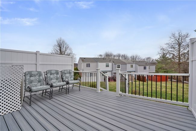 310 Redrome Cir W, Townhouse with 2 bedrooms, 2 bathrooms and 3 parking in Bridgeville PA | Image 7