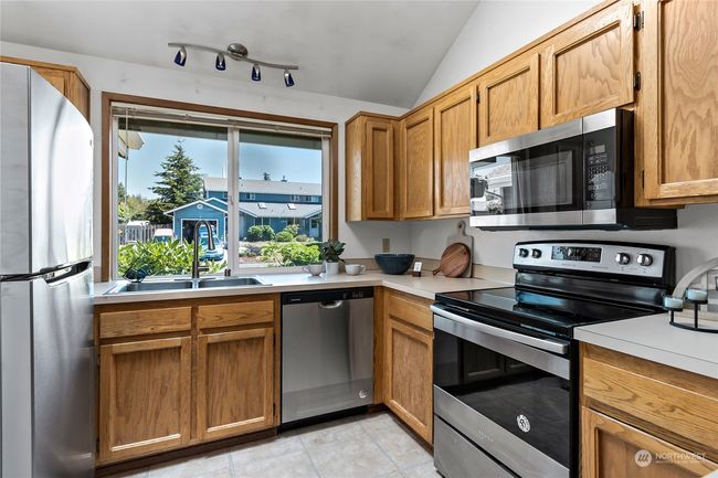 2 - 187 Ne Nunan Loop, Townhouse with 3 bedrooms, 2 bathrooms and null parking in Oak Harbor WA | Image 9