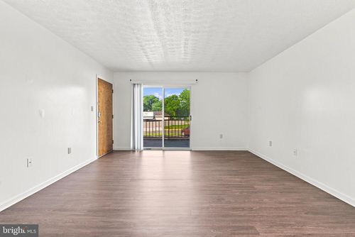 3-820 Locust St, STEPHENS CITY, VA, 22655-2872 | Card Image