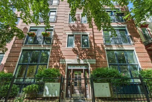 apt-3e-844 W Roscoe St, CHICAGO, IL, 60657-8410 | Card Image