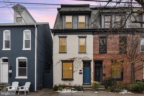 215 Muench St, HARRISBURG, PA, 17102-2242 | Card Image