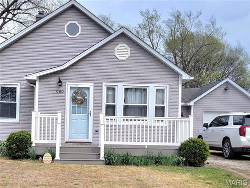 680 N Main St, Nashville, IL, 62263-2316 | Card Image