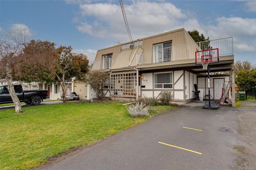 2031 Melville Dr, Sidney, BC, V8L2N2 | Card Image