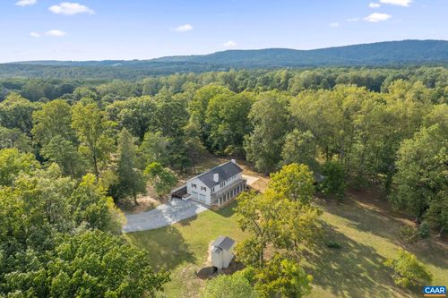3209 Rolling Rd, Scottsville, VA, 24590-4221 | Card Image