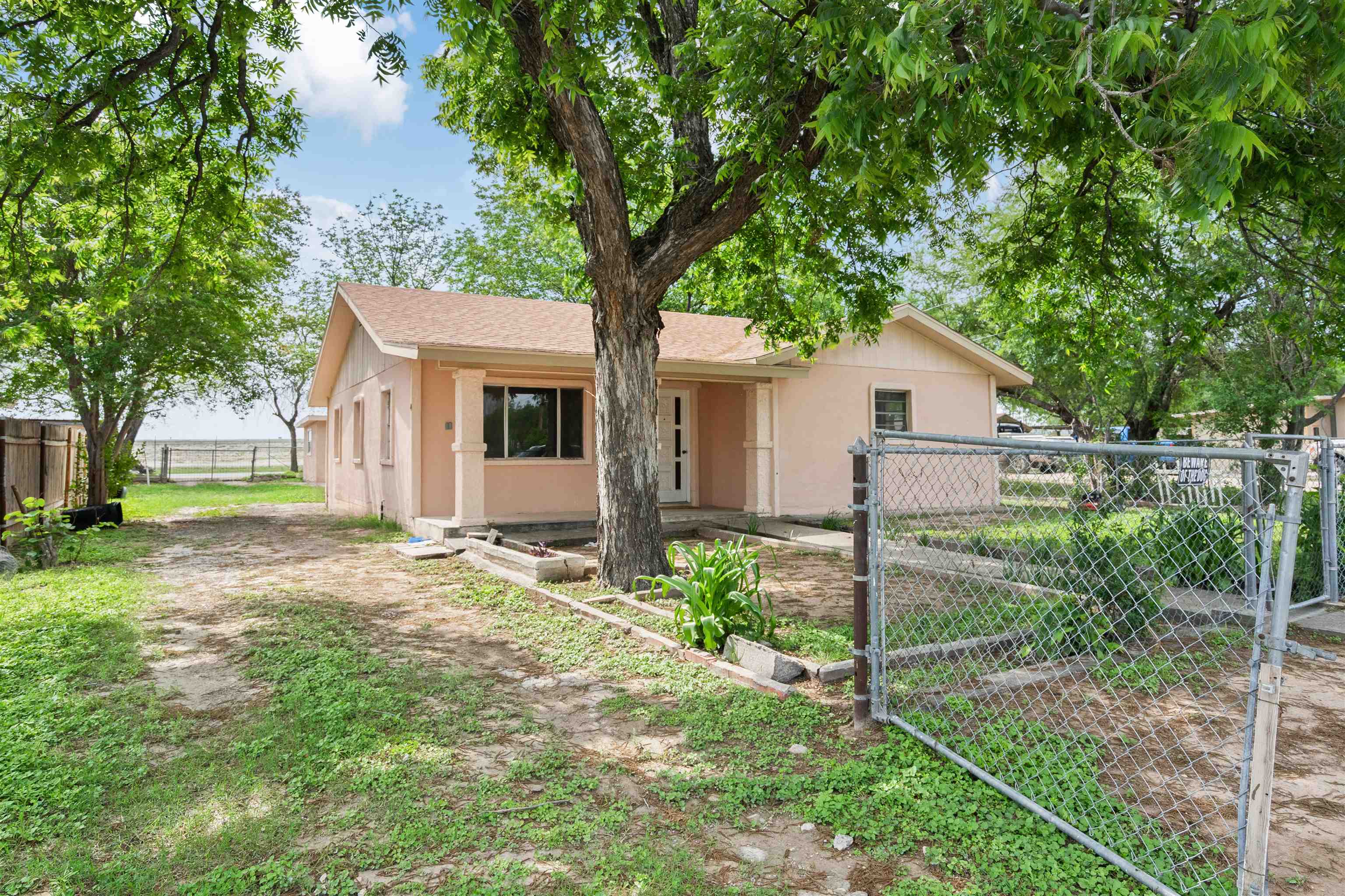 Residential in Del Rio 3