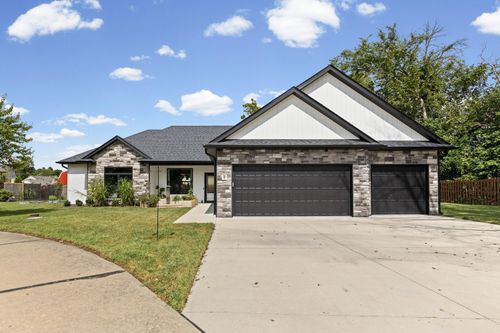 107 Lisa Ct, Hallsville, MO, 65255-9417 | Card Image