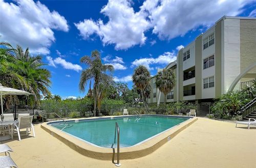 311-4651 1st St Ne, ST PETERSBURG, FL, 33703-4943 | Card Image