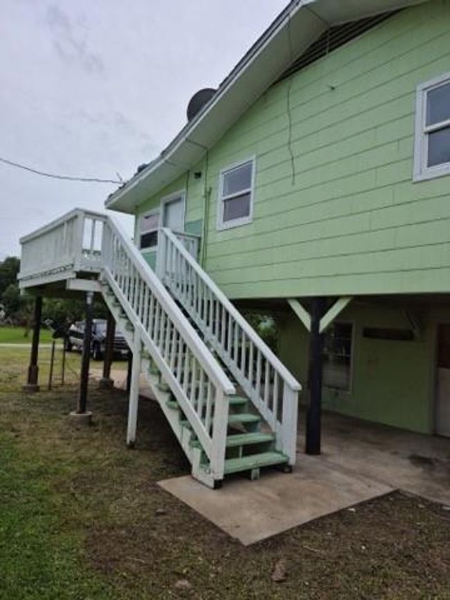 231 Bayshore Rd, House other with 2 bedrooms, 2 bathrooms and 2 parking in Anahuac TX | Image 4