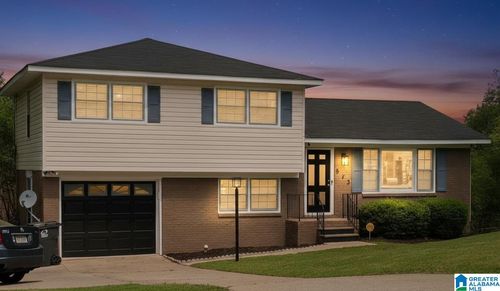 523 Argonne Dr Ne, Center Point, AL, 35215-5711 | Card Image