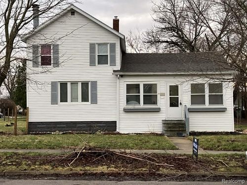 208 34th St, Bay City, MI, 48708-8219 | Card Image