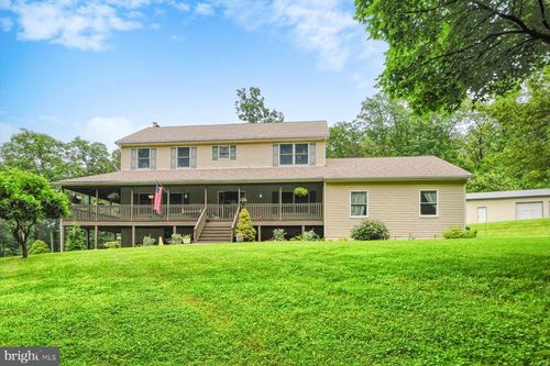 3700 Lehnenberg Rd, RIEGELSVILLE, PA, 18077-9578 | Card Image