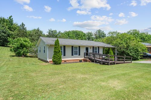 3268 Read Mountain Rd, Roanoke, VA, 24019-8313 | Card Image