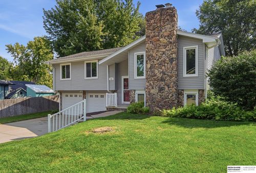 823 Tara Rd, Papillion, NE, 68046-2117 | Card Image