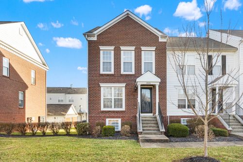 2426 Ogden Way, Lexington, KY, 40509-8575 | Card Image