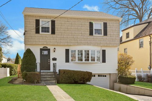 142 Bell Road, Scarsdale, NY, 10583 | Card Image