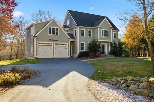 537 First Parish Rd, Scituate, MA, 02066-3204 | Card Image