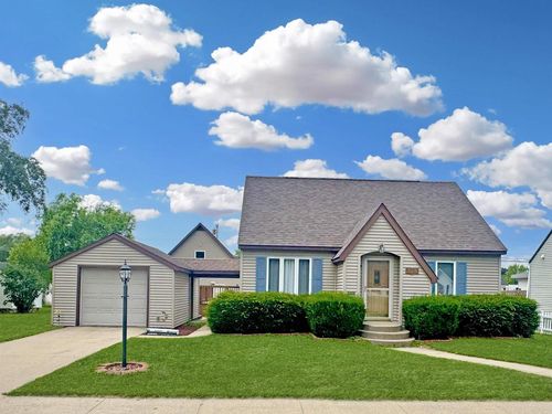 323 S Ohio Street, Prairie Du Chien, WI, 53821 | Card Image