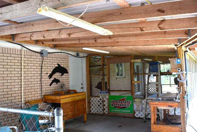enter into work area, then into screen porch. PLENTY OF ROOM | Image 10