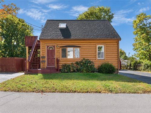 17 Padelford Ave, Riverside, RI, 02915-4210 | Card Image