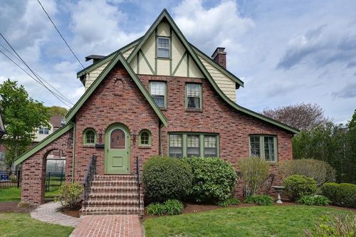 11 Venner Rd, Arlington, MA, 02476-8027 | Card Image
