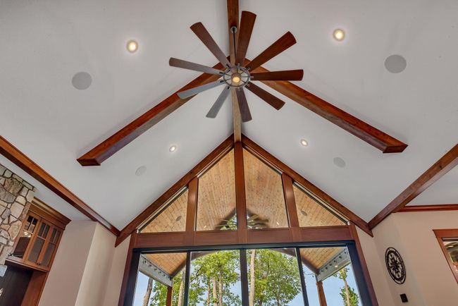 2 Story Vaulted Ceilings | Image 34