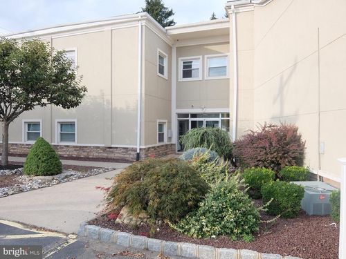 37 Station Dr, West Windsor, NJ, 08550-1019 | Card Image