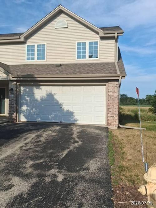 h-1911 Mallard Pointe Circle, Waukesha, WI, 53189 | Card Image