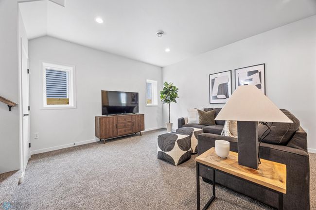 Family Room | Image 26