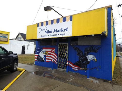 20032 Kelly Rd, Harper Woods, MI, 48225-1920 | Card Image