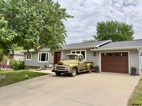 1510 Cherrywood Dr, Crete, NE, 68333-1821 | Card Image