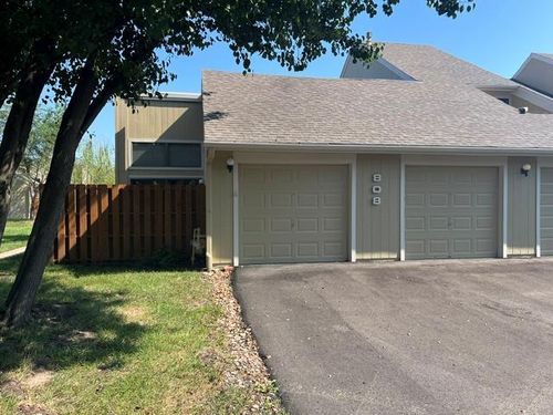 808 E 121st Terrace, Kansas City, MO, 64146 | Card Image