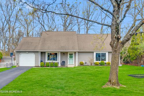 9 Lampost Ct, Howell, NJ, 07731-1661 | Card Image