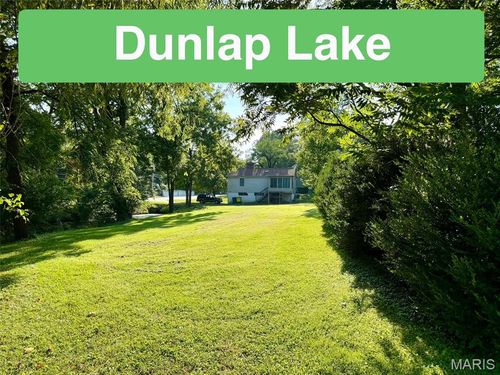 424 Circle Dr, Edwardsville, IL, 62025-2410 | Card Image