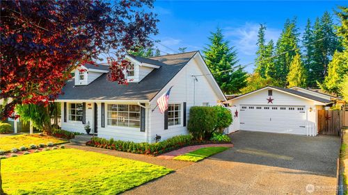 323 E Beech Street, Everett, WA, 98203 | Card Image