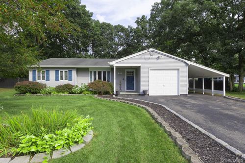 21 Aberdeen Dr, Mastic, NY, 11950-1613 | Card Image