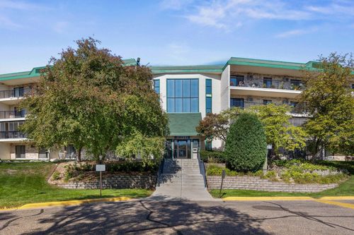 apt-213-10411 Cedar Lake Rd, Minnetonka, MN, 55305-3283 | Card Image