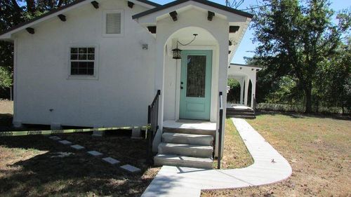363 W Santa Fe St, Conroe, TX, 77301-3538 | Card Image