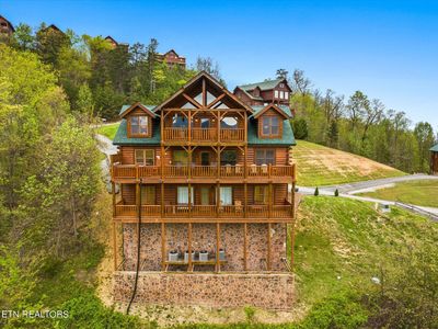 2722 Mountain Preserve Drive, House other with 6 bedrooms, 5 bathrooms and null parking in Sevierville TN | Image 1