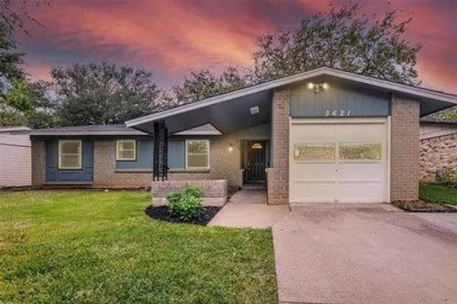 3621 Pleasant Run Rd, Irving, TX, 75062-3207 | Card Image
