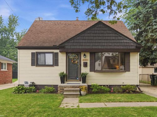 23801 Beverly St, Saint Clair Shores, MI, 48082-2129 | Card Image