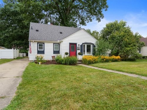 2689 Bacon Ave, Berkley, MI, 48072-1038 | Card Image