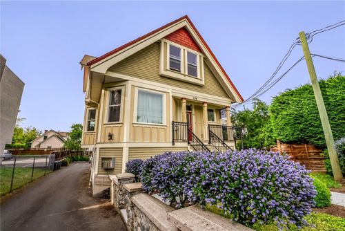 3-1376 Pandora Ave, Victoria, BC, V8R1A3 | Card Image