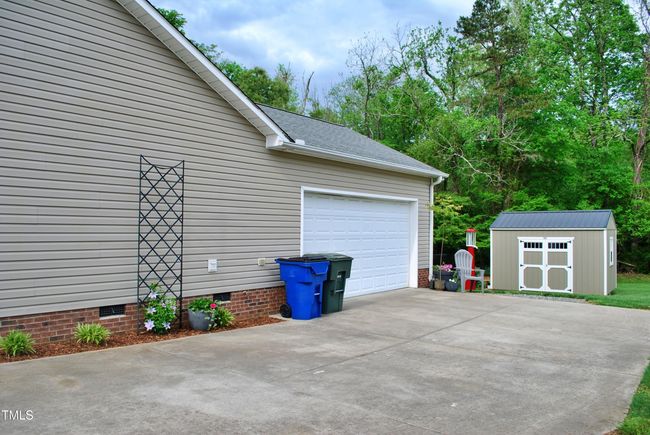 30 Garage | Image 30