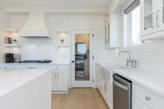 33990 Parr Ave, House other with 6 bedrooms, 4 bathrooms and null parking in Mission BC | Image 5