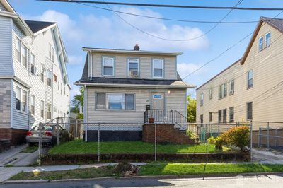 124 - 122 Vermont Avenue, House other with 3 bedrooms, 1 bathrooms and null parking in Newark NJ | Image 2