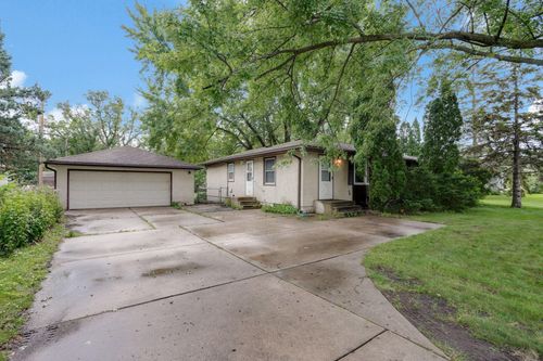 2674 Hamline Ave N, Roseville, MN, 55113-1802 | Card Image