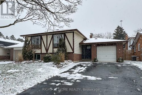 11 Flemington Crt, Whitby, ON, L1N5X1 | Card Image