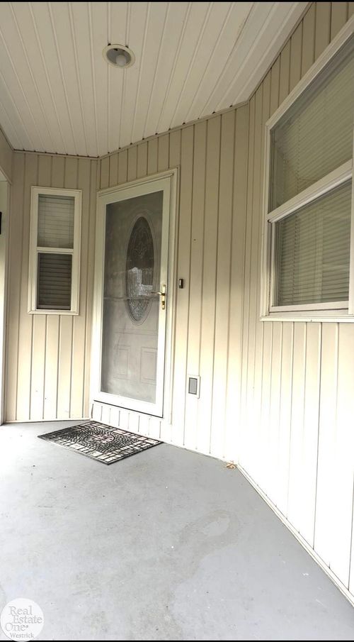 9560 Folkert Rd, Clay, MI, 48001-4754 | Card Image