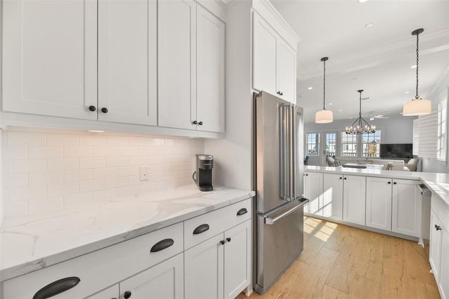 Additional view of kitchen. | Image 19